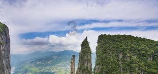 杨幂受伤后复出拍戏太拼，化妆掩盖眼角伤势，难道伤得不重吗？