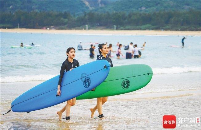 救援网球女孩