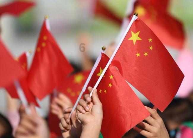 困在俱乐部的少女