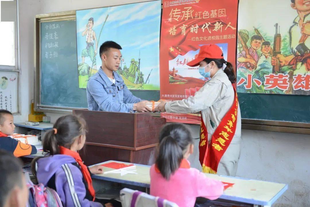 青你2“林小宅拿F”上热搜，看到她抬腿跳舞那一刻，我傻了
