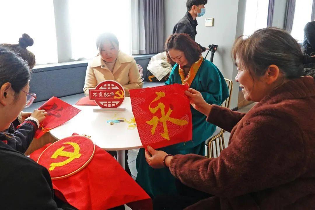 救援可爱小松鼠